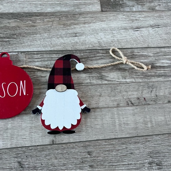 NWOT Rae Dunn Santa Gnome Christmas Garland - Picture 6 of 9